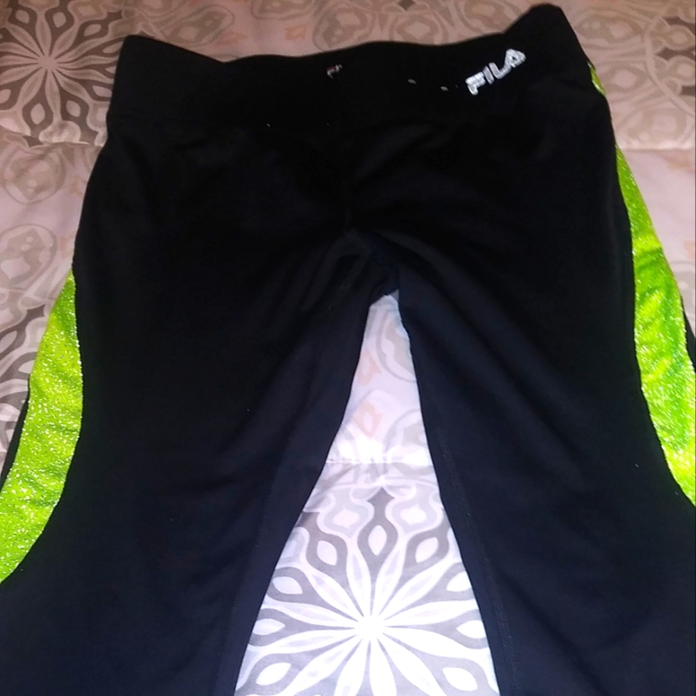 FILA Running Capris Size Small Petite Women's Black with Florescent Yellow
